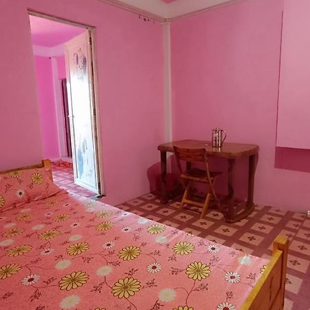 Pamilya Homestay 체라푼지 외부 사진