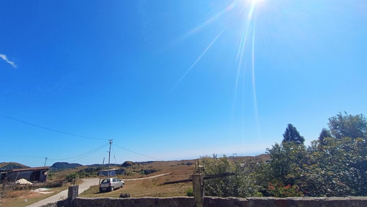 Pamilya Homestay 체라푼지 외부 사진