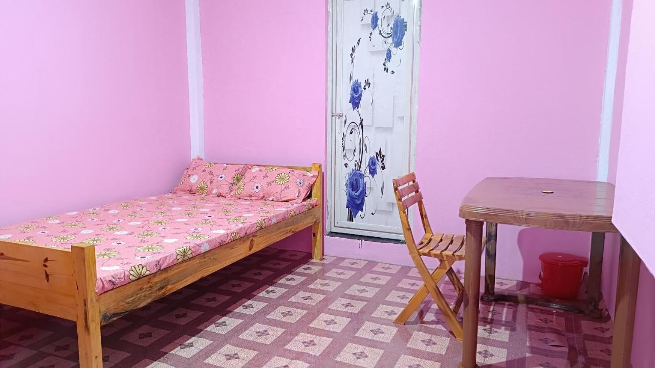 Pamilya Homestay 체라푼지 외부 사진